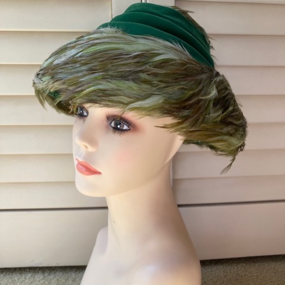 1950's Feather and Velvet Hat - Picture 2 of 8
